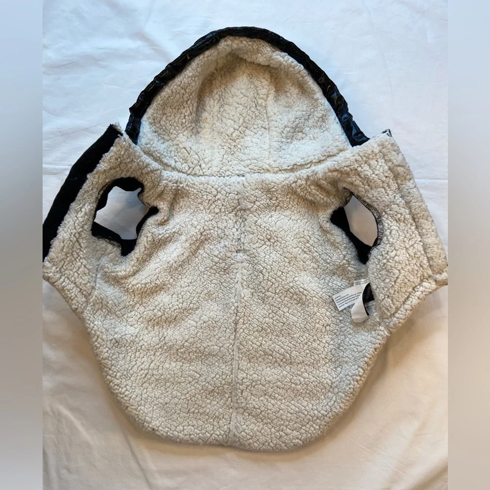 Silver Paw Dog Jacket Coat Black, Sherpa‎ Lining, Leash access, water resistant